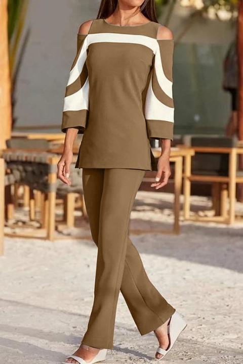 Conjunto elegante de blusa e calça camel