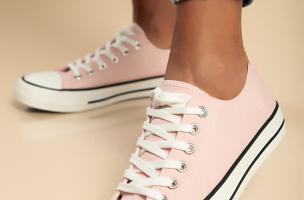 Tênis da moda em tecido, rosa pastel