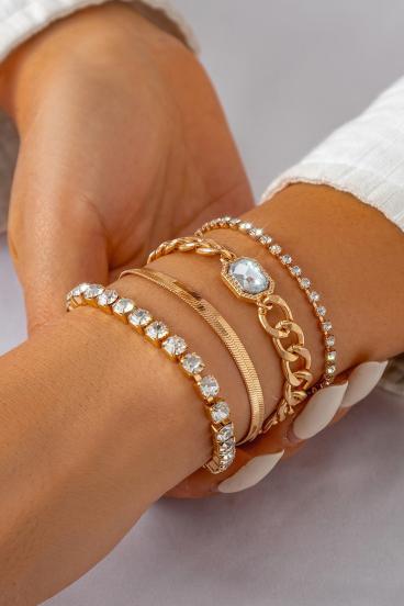 Conjunto de quatro pulseiras elegantes, cor dourada.