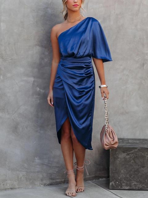 Elegante vestido midi de um ombro só com saia de fenda Tirrenia, azul