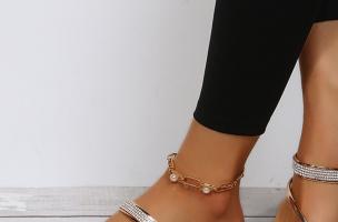 Sandálias de brilhantes Pernumia, dourado