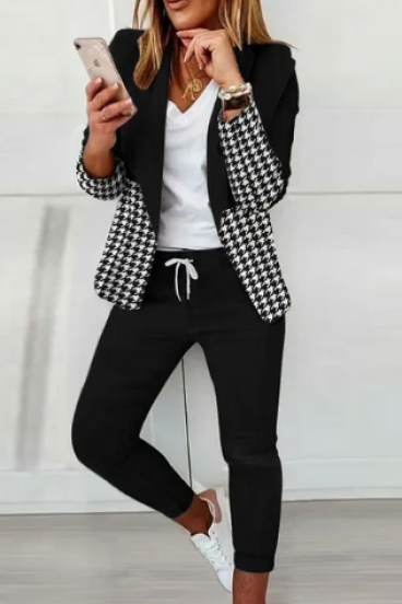 Conjunto estiloso de blazer e calça com estampado de pepita Estrena, preto/branco