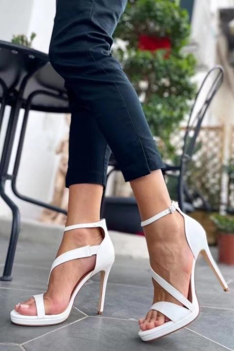 Sandálias de salto alto Madesima, brancas
