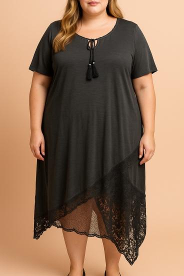 Vestido plus size com renda, cinza