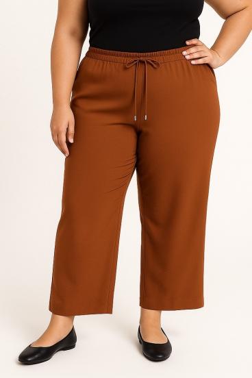 Calça plus size, camelo