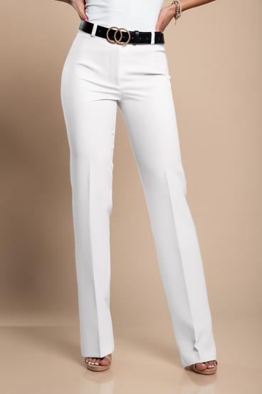 A modelo tem 168 cm de altura e veste tamanho P.