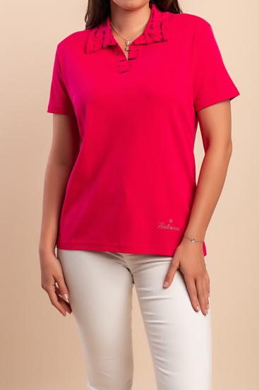 Camiseta com gola, rosa