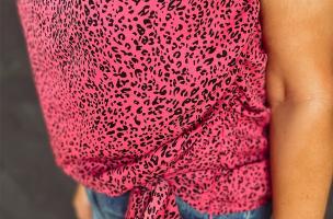 Blusa plus size com estampado de leopardo, rosa